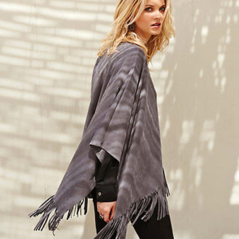 Karen Kane Oversized Gray  Faux Suede Fringe Poncho Top size M/L